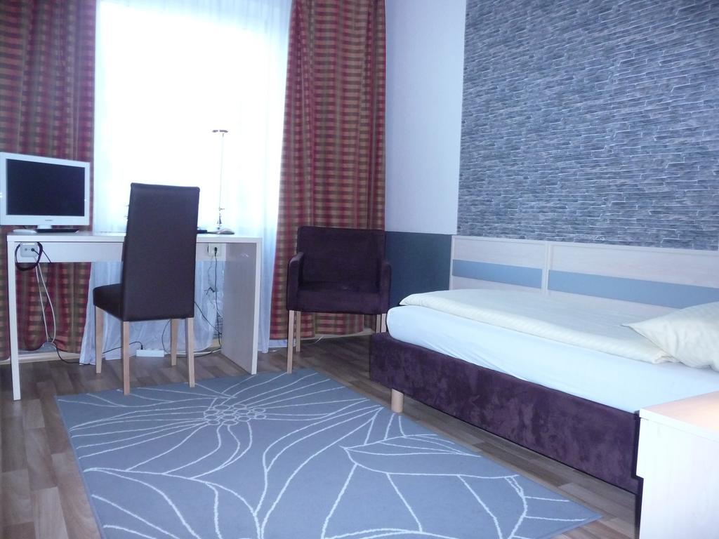 Hotel Erlenstegen Nuremberg Room photo